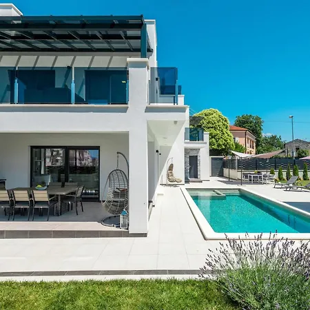 Pet Friendly In * Poreč