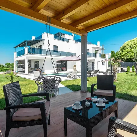 Pet Friendly In Feriehus Poreč