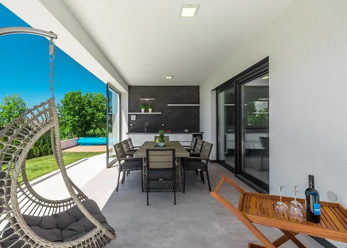 Pet Friendly In Пореч