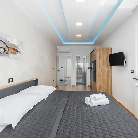 Pet Friendly In Porec