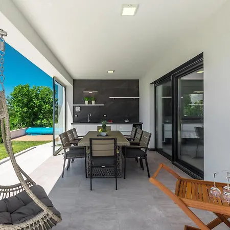 Pet Friendly In 포레치