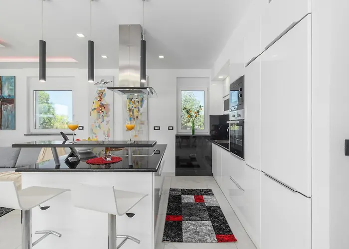 Ferienhaus Pet Friendly In Poreč