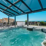 Pet Friendly In בית נופש *